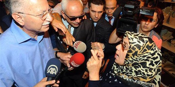 Yaşlı kadından İhsanoğlu'na tepki