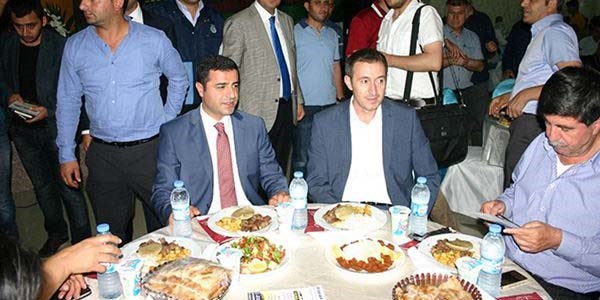 Demirtaş, İsrail ürünlerini masadan kaldırttı