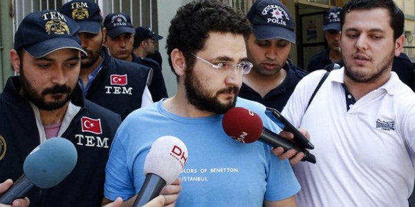 Şovcu polis manipülatör çıktı