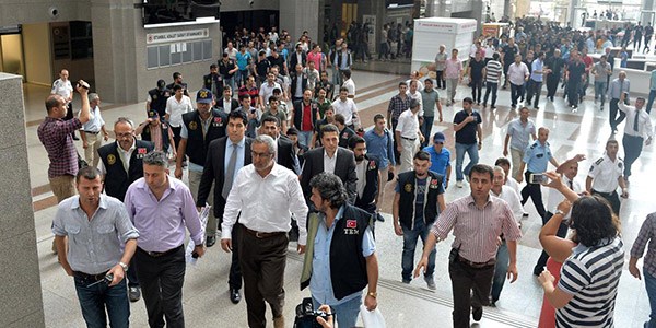 49 emniyetçinin sorgusu sürüyor