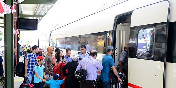 Ankara-İstanbul YHT seferine yoğun ilgi