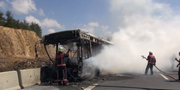 Özel halk otobüsü yandı: 4 ölü