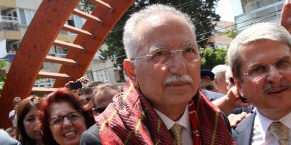 İhsanoğlu: Çankaya devletin sigortasıdır