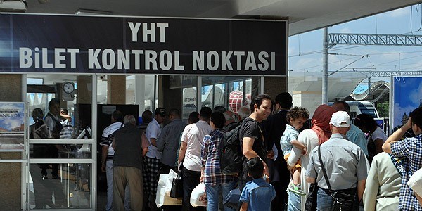 TCDD 'YHT fırsatçılarına' göz açtırmıyor