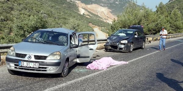 Emekli öğretmen trafik kazasında öldü
