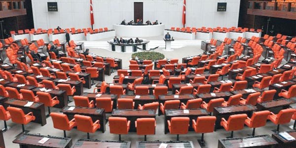 Aile bakanlığında egemenlik yine erkeklerde
