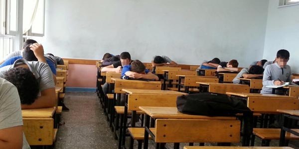 Uyuyan sınıfın öğretmeni hakkında suç duyurusu
