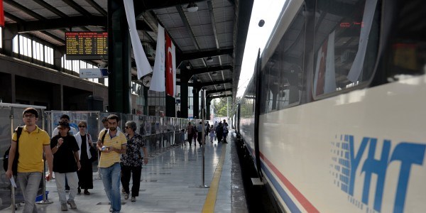 Hızlı tren biletinde 'uçak' modeli