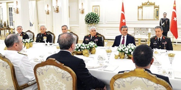 Özel nöbeti Hulusi Akar'a devredecek