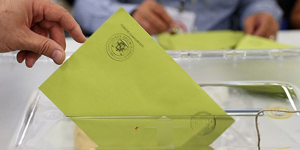 Valiler seçim toplantısı yaptı