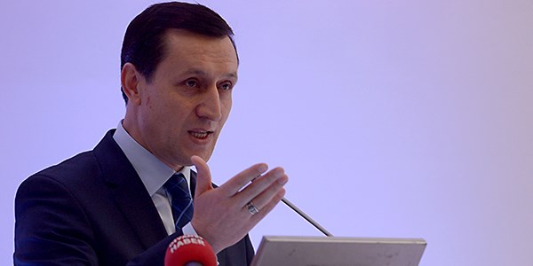 İşler: Öz siyaset yapacaksa cübbesini çıkartsın