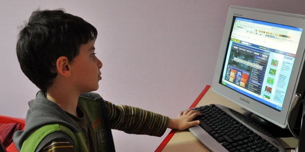 Teknolojiden anlıyor ama sağlıksız büyüyor