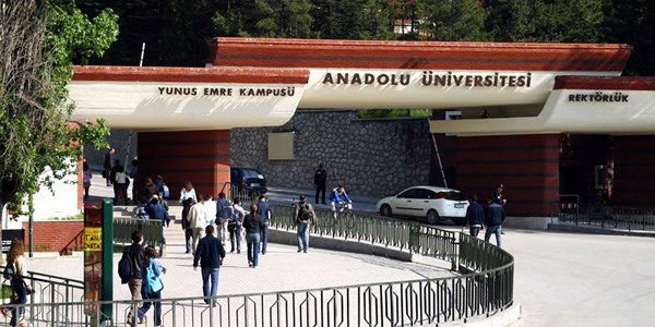 AÜ öğrencilerine yazılım geliştirme eğitimi