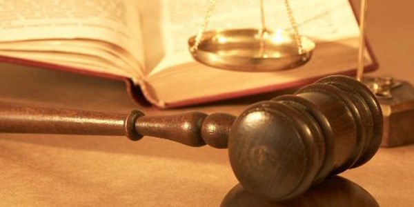 İş vaadiyle 5 kişiyi dolandıran memura 7.5 yıl hapis