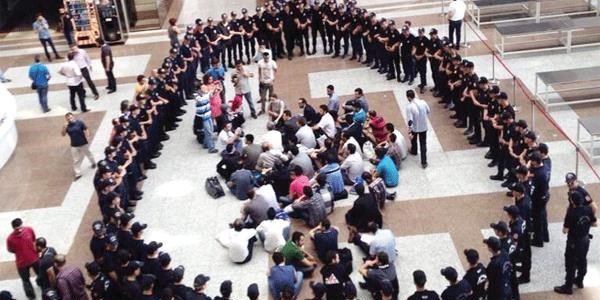 Aranan 8 polisin avukatlarının ofislerinde saklandığı iddiası