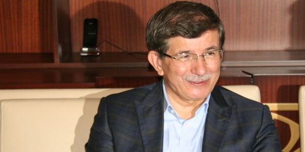 Davutoğlu adım adım Genel Başkanlığa doğru yürüyor