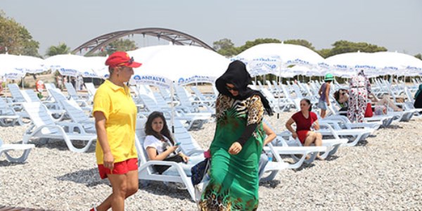 Antalya'da sadece Kadnlara zel plaj ald