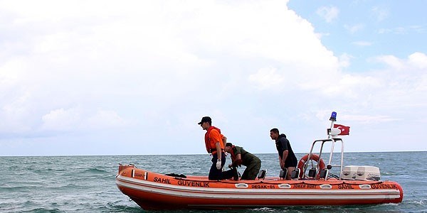 İstanbul'da denize açılan 5 kişiden haber alınamıyor