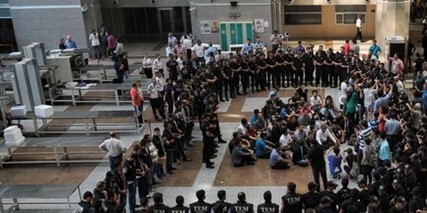 Paralel yapı soruşturmasında 1 polis serbest