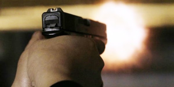 Liseli rencisi, polis babasnn tabancasyla intihar etti