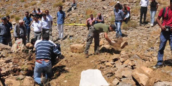 26 PKK'lnn olduu iddia edilen mezar ald