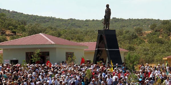 PKK: O heykel oraya nasl dikildi bilmiyoruz
