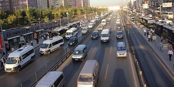 stanbul trafiine Zafer Bayram dzenlemesi