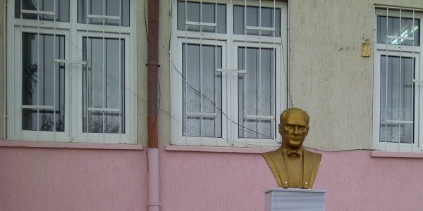 Atatürk büstlerine koruma geliyor