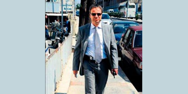 Müdürün eşini de dinlemişler