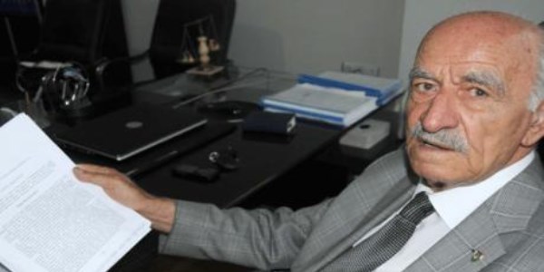 Rektör ve yardımcılarına açtığı davayı kazandı