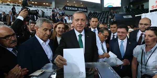 Erdoan 7,5 saattir salonda