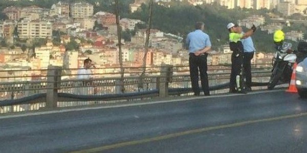 İntihar Selfie'si çeken polis kendini savundu