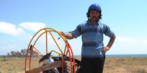 Öğretmen microlight tipi uçak kazasında öldü