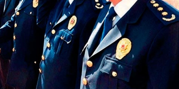 358 polisin rütbesi söküldü