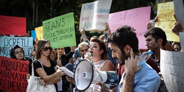 Ataması yapılmayan branş öğretmenleri eylem yaptı