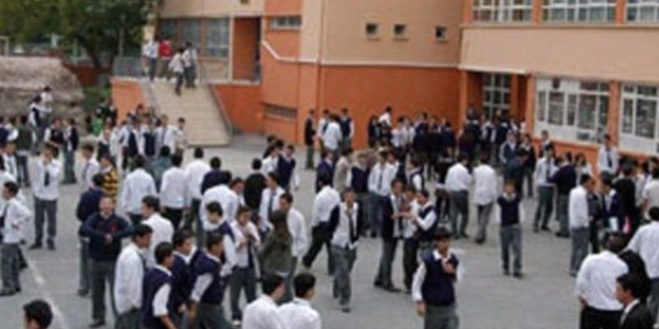 Okullara seyyar satıcı giremeyecek