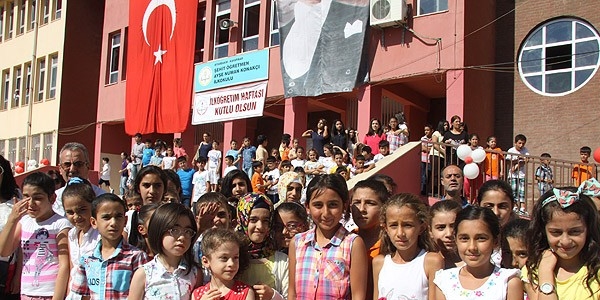 Güneydoğu, 'okul boykotu' kararına uymadı