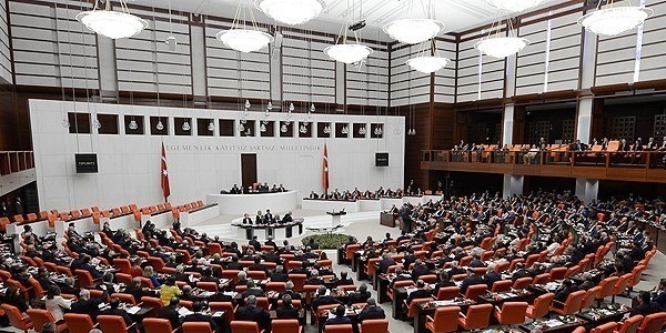 Milletvekilleri önerge rekoru kırdı