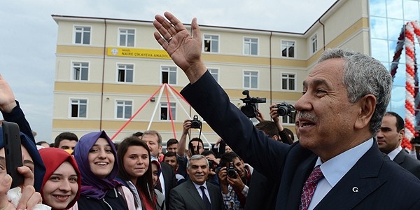 Arınç: Bütün hizmetlerimiz milli eğitim için
