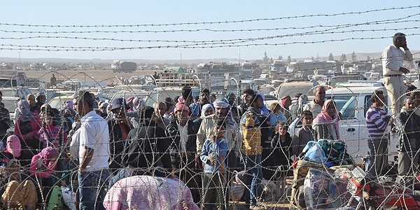 Kobani'den Trkiye'ye girenlerin says 130 bini at