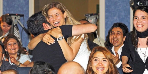 Yeni atanan öğretmenler, davul zurnayla karşılandı