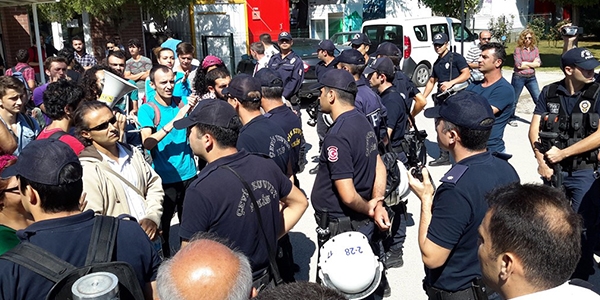 ÇOMÜ'de gerginlik: 4 yaralı