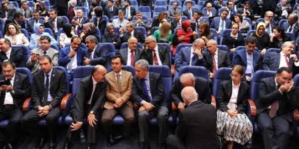 Bakan danışmanlarının ön sırada yer kapma yarışı