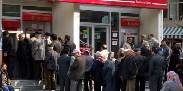Emekli, dul ve yetim aylıkları bayramdan önce ödenecek