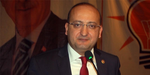 Akdoğan: 'Kimsenin Türkiye'ye ev ödevi verme lüksü yoktur'