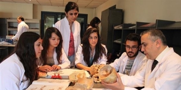 Uzman doktorlar, ithal kadavralar üzerinde çalışıyor