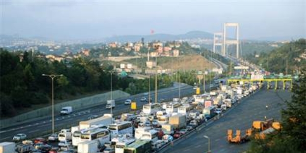 TEM'de kaza, FSM'de 1 şerit kapalı