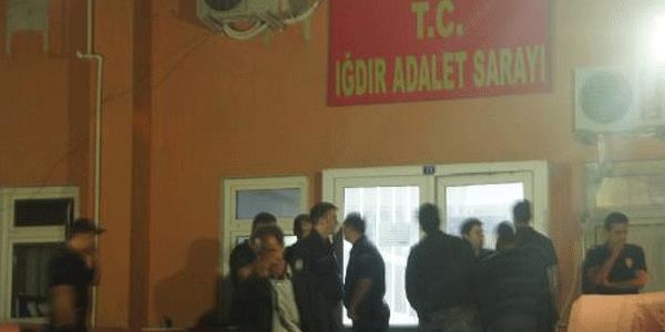 Okul yakanlar tutuklandı