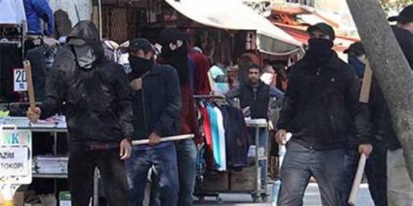 Siyah maskeli öğrencilere gözaltı