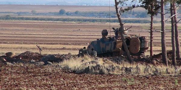 Zırhlı araçlar sınırda